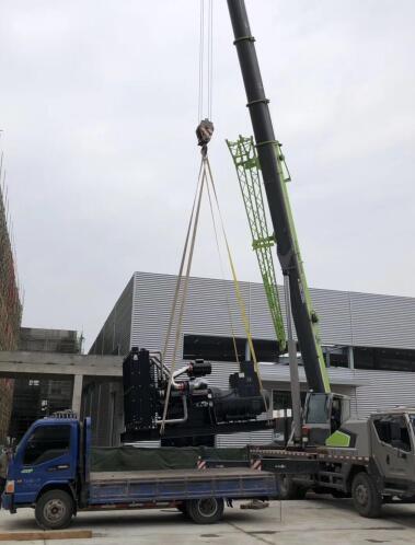 800kw大型柴油發(fā)電機組和500kw靜音型柴油發(fā)電機組